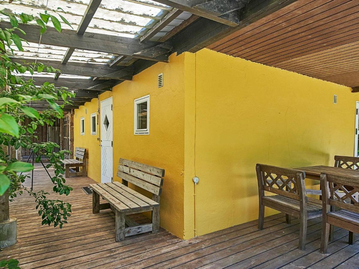 6 Person Holiday Home In Aakirkeby Номер фото