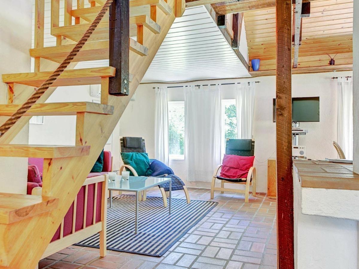 6 Person Holiday Home In Aakirkeby Номер фото