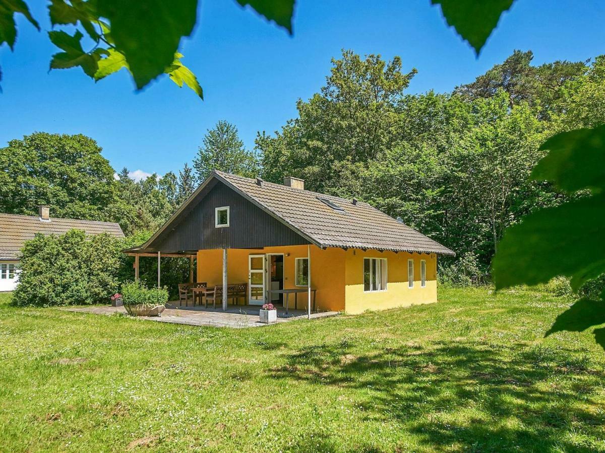 6 Person Holiday Home In Aakirkeby Экстерьер фото